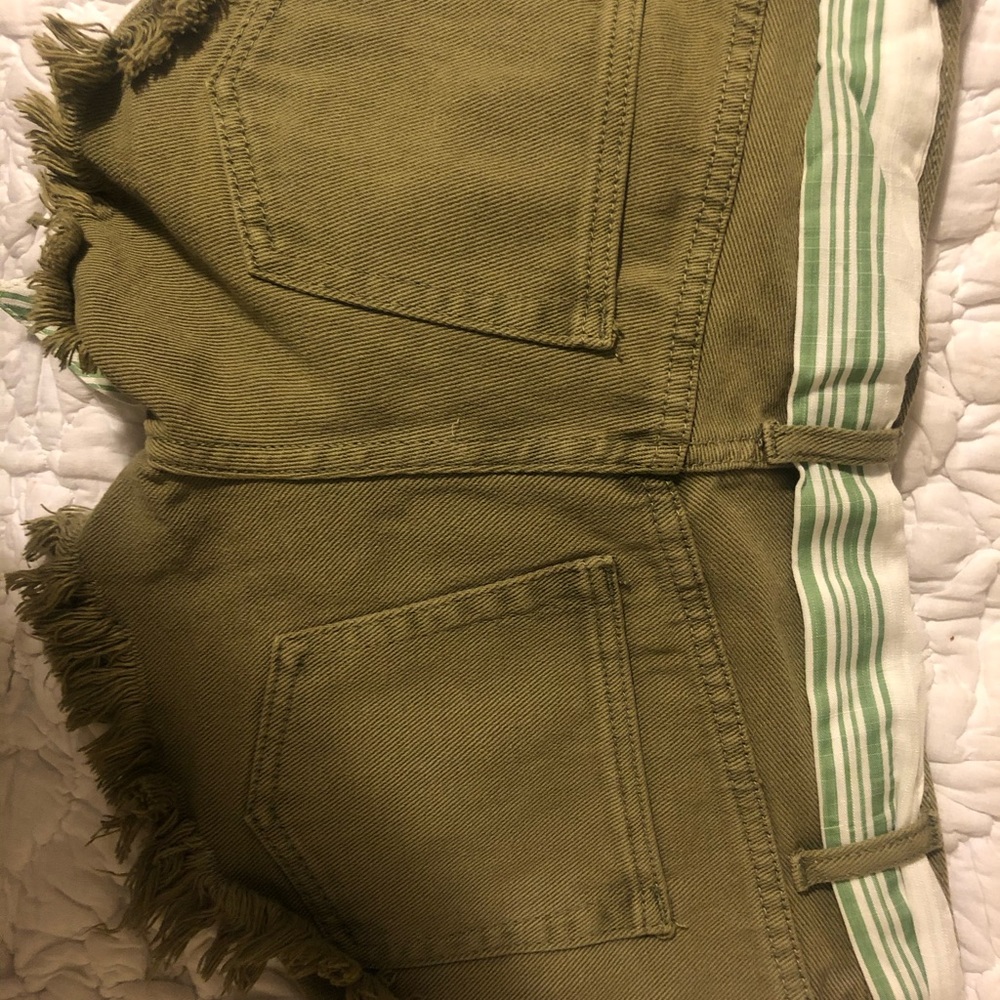Distressed mini shorts - Picture 3 of 3